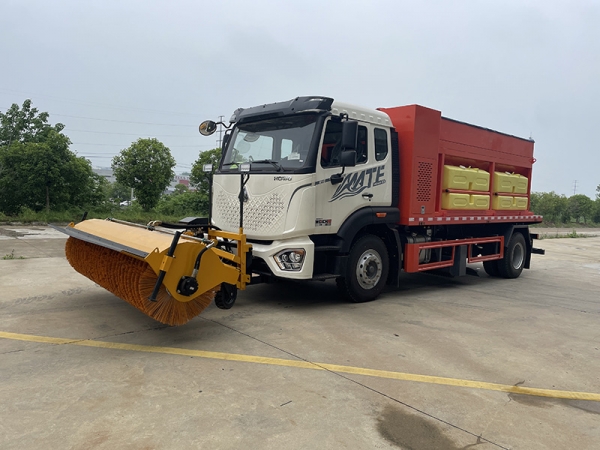 重汽豪沃单桥除雪车