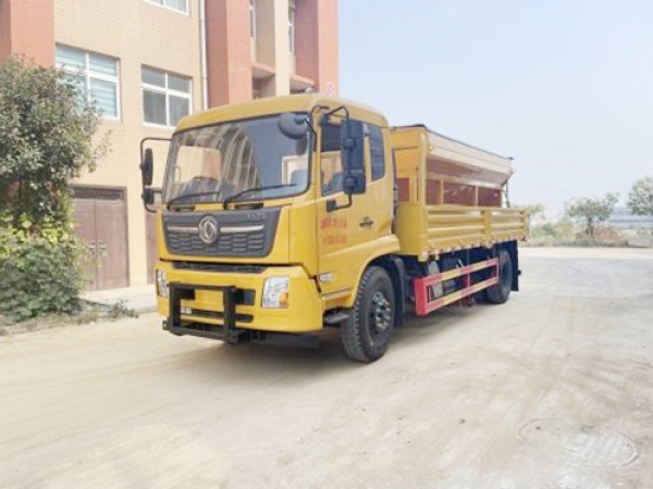 东风天锦多功能除雪车